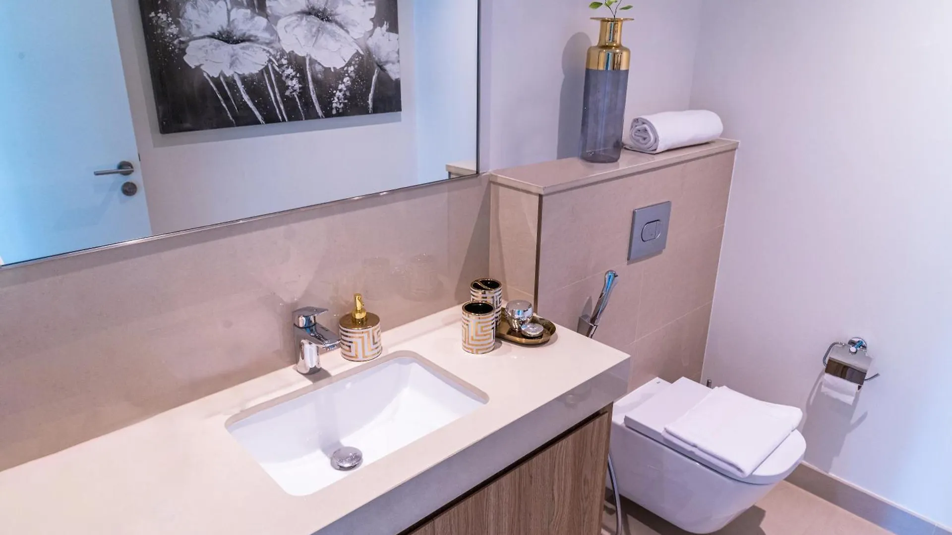Burj Khalifa Lifestyle Boost! Fabulous 4Bed Open View Corner Suite Plus Dubai Mall Access