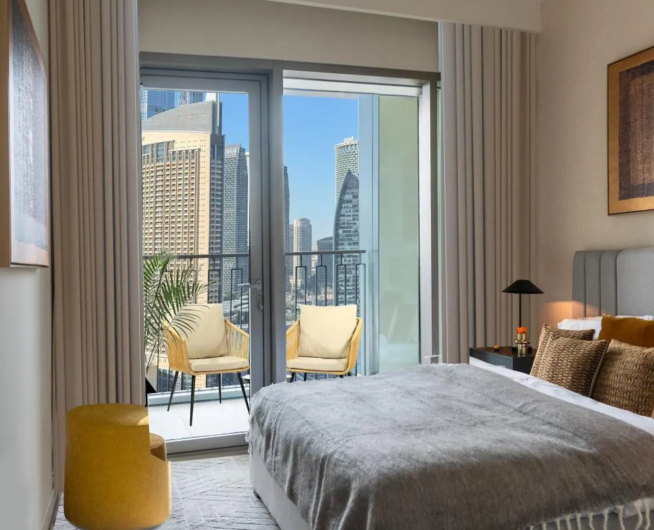 Apartment Burj Khalifa Lifestyle Boost! Fabulous 4Bed Open View Corner Suite Plus Dubai Mall Access