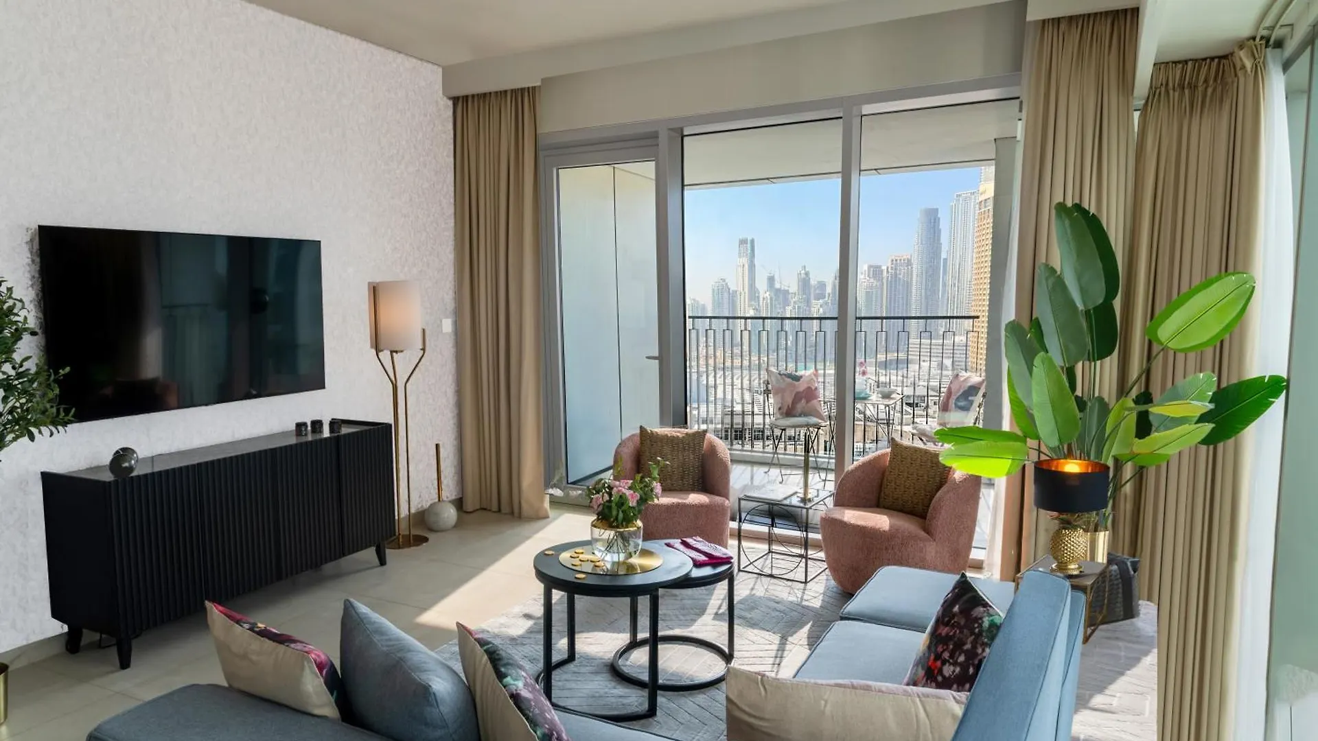 Burj Khalifa Lifestyle Boost! Fabulous 4Bed Open View Corner Suite Plus Dubai Mall Access