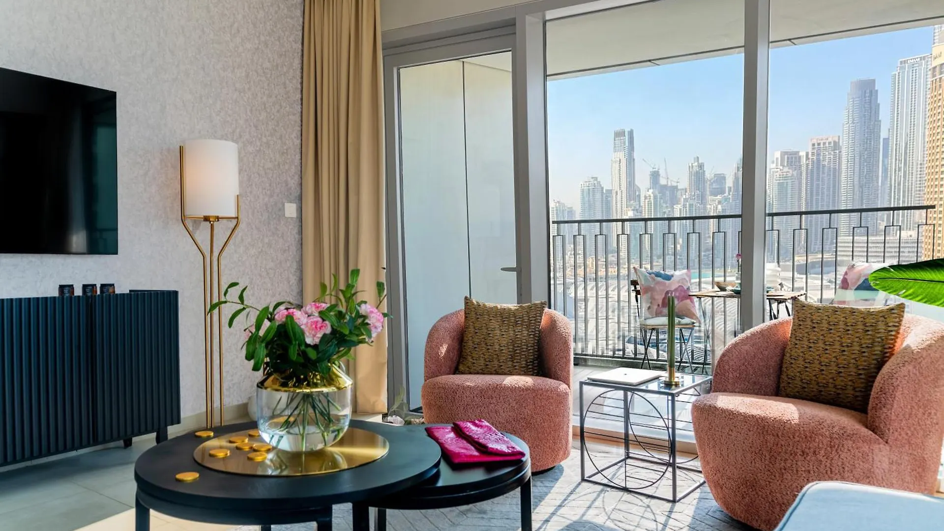 Burj Khalifa Lifestyle Boost! Fabulous 4Bed Open View Corner Suite Plus Dubai Mall Access