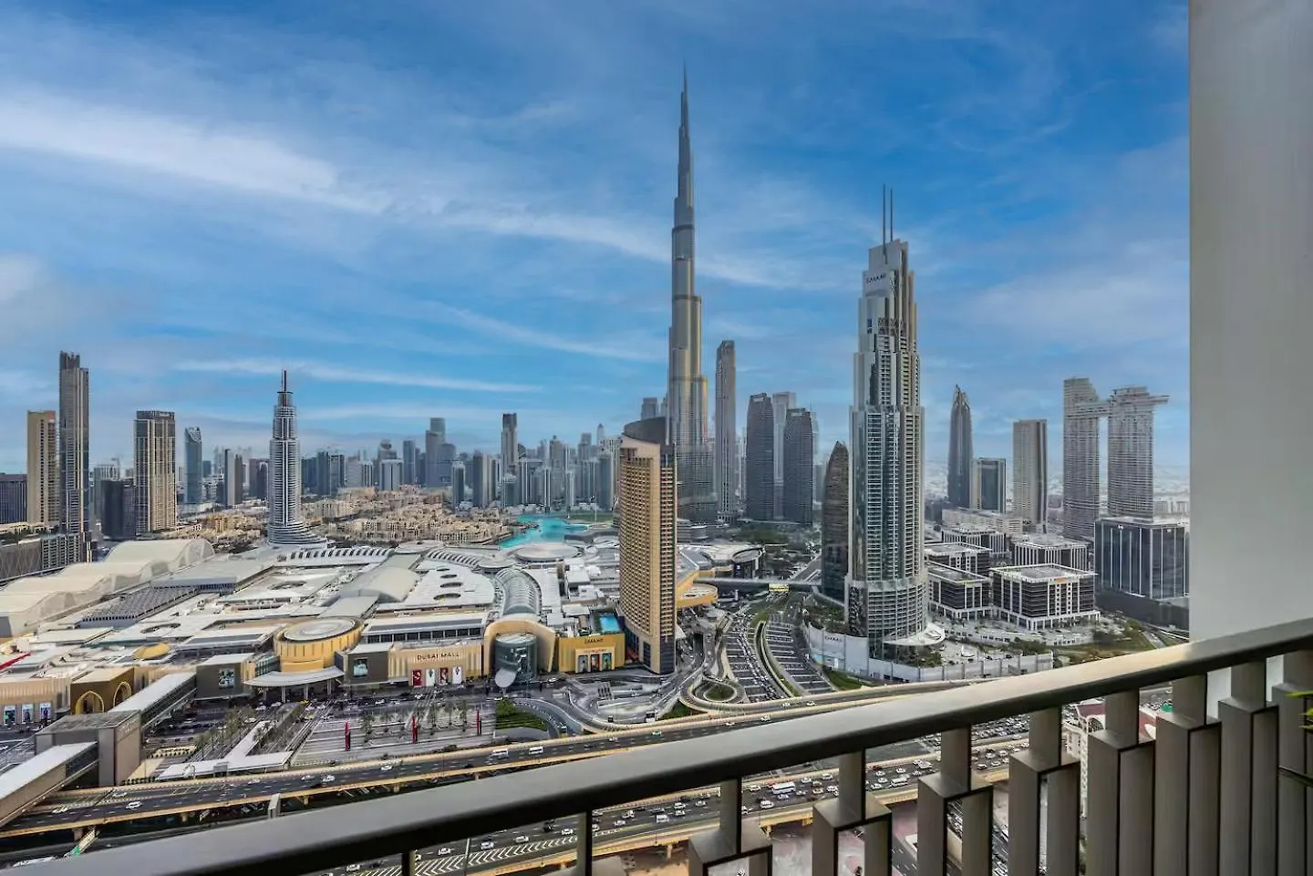 Burj Khalifa Lifestyle Boost! Fabulous 4Bed Open View Corner Suite Plus Dubai Mall Access