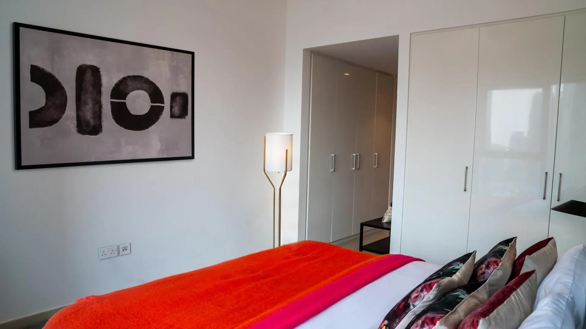 Burj Khalifa Lifestyle Boost! Fabulous 4Bed Open View Corner Suite Plus Dubai Mall Access 0*,  United Arab Emirates