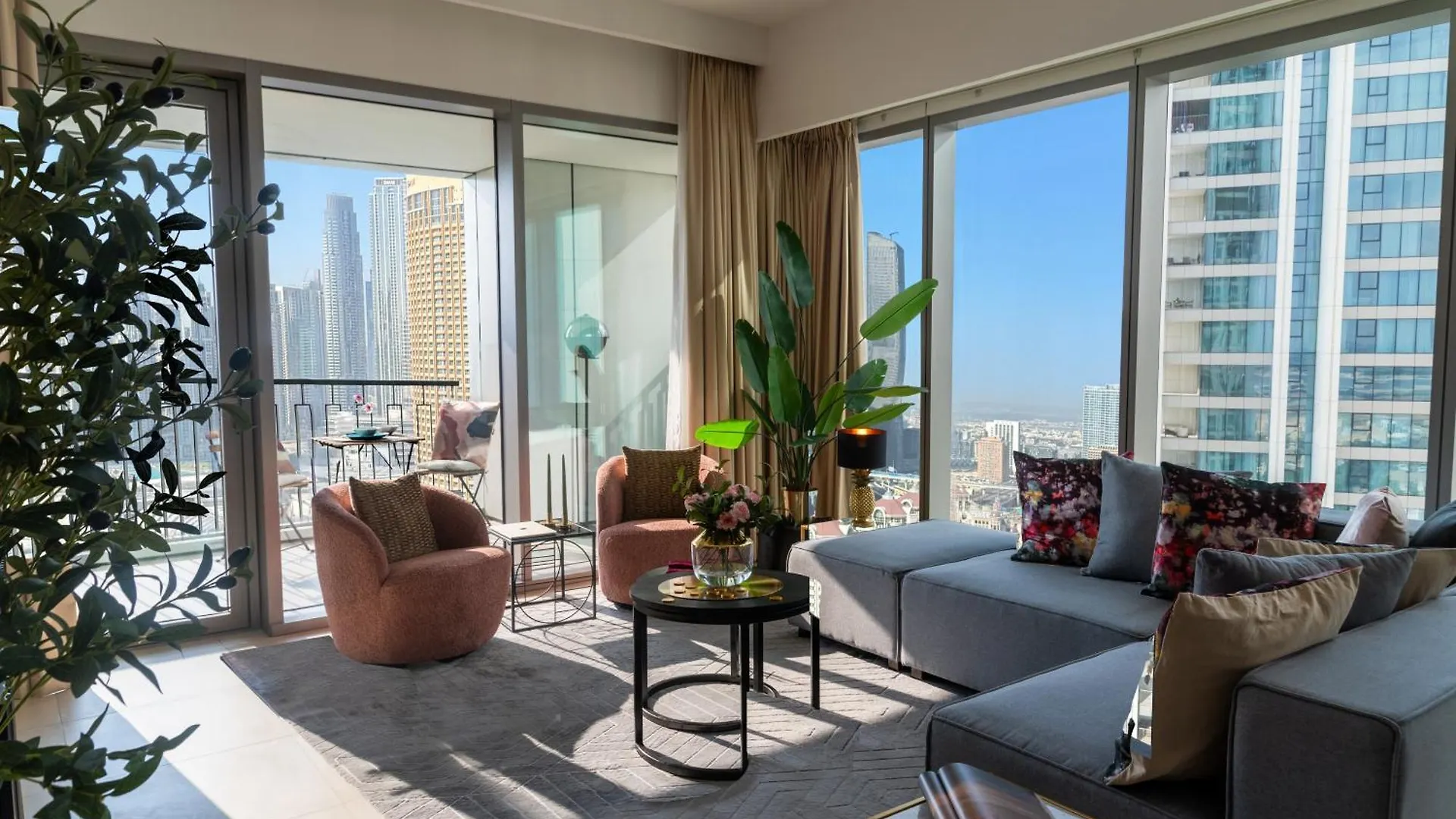 Burj Khalifa Lifestyle Boost! Fabulous 4Bed Open View Corner Suite Plus Dubai Mall Access 0*,