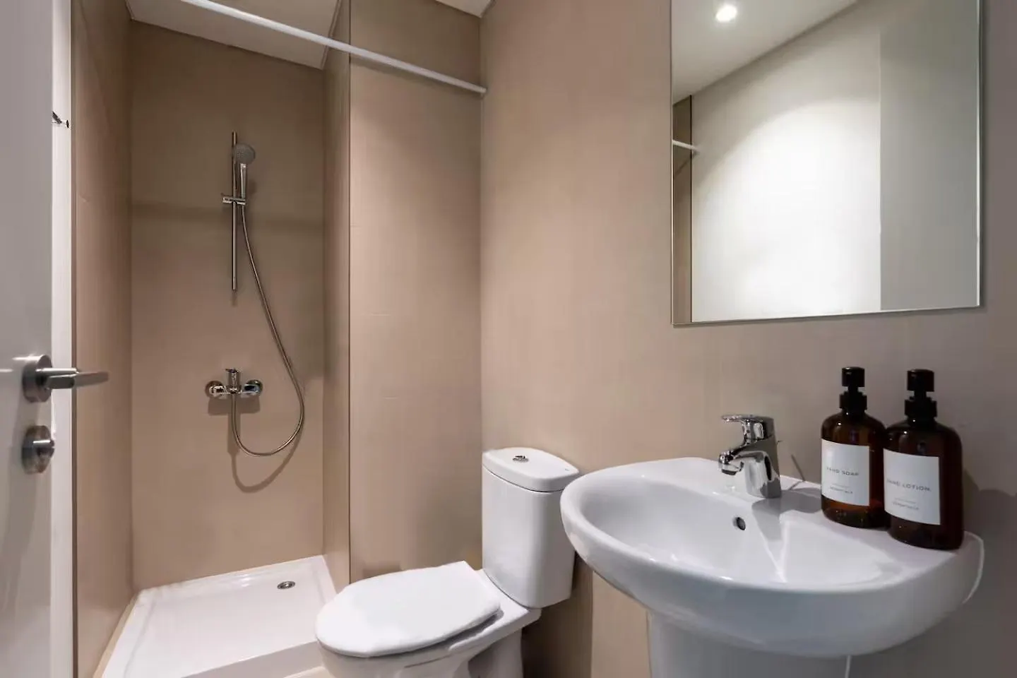 Burj Khalifa Lifestyle Boost! Fabulous 4Bed Open View Corner Suite Plus Dubai Mall Access United Arab Emirates