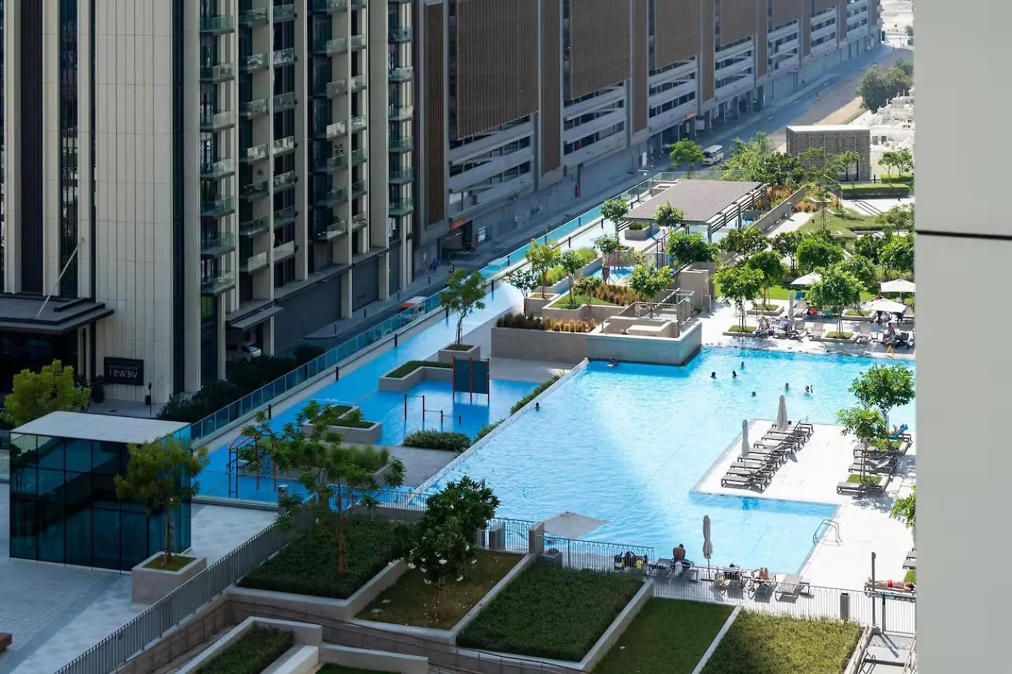 Burj Khalifa Lifestyle Boost! Fabulous 4Bed Open View Corner Suite Plus Dubai Mall Access United Arab Emirates
